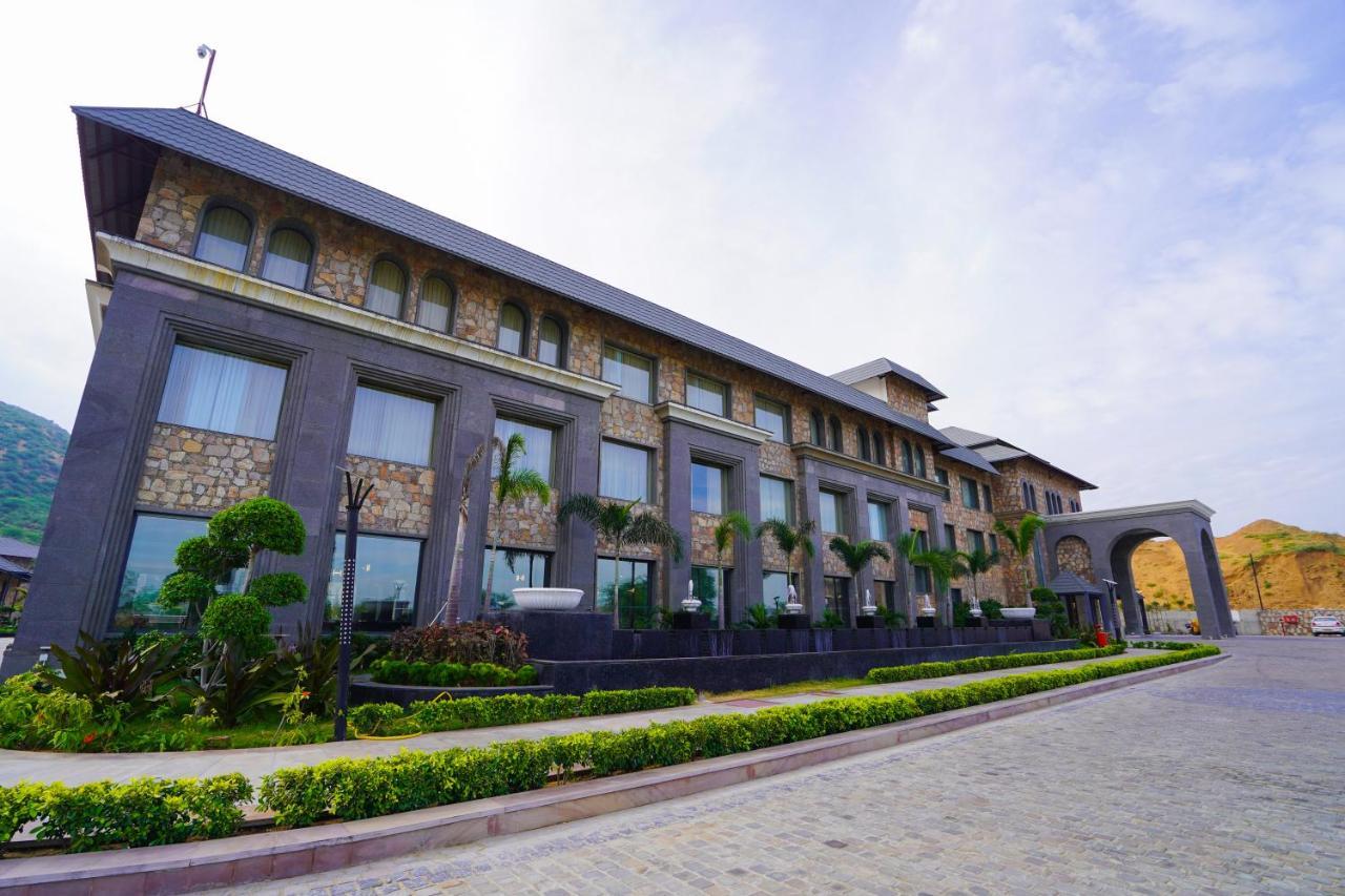 Pushkara Resort And Spa 외부 사진